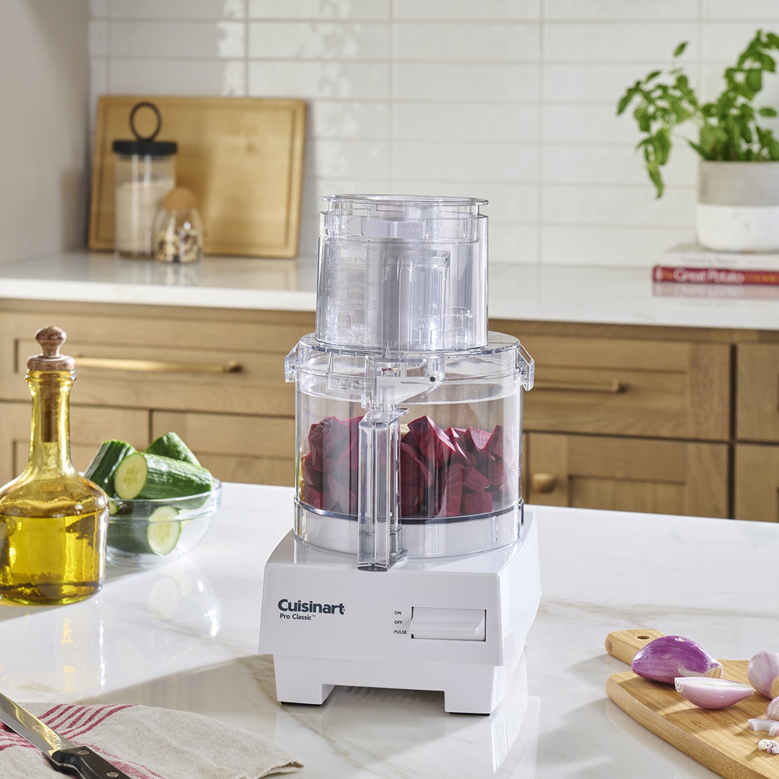 cuisinart 7 cup pro classic food processor dlc 10syp1 600 watt white 902631 01.jpg