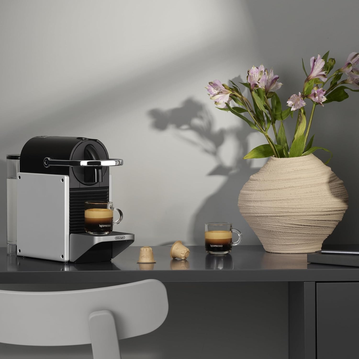 nespresso pixie aluminum espresso machine by de longhi d11f6b 01.jpg